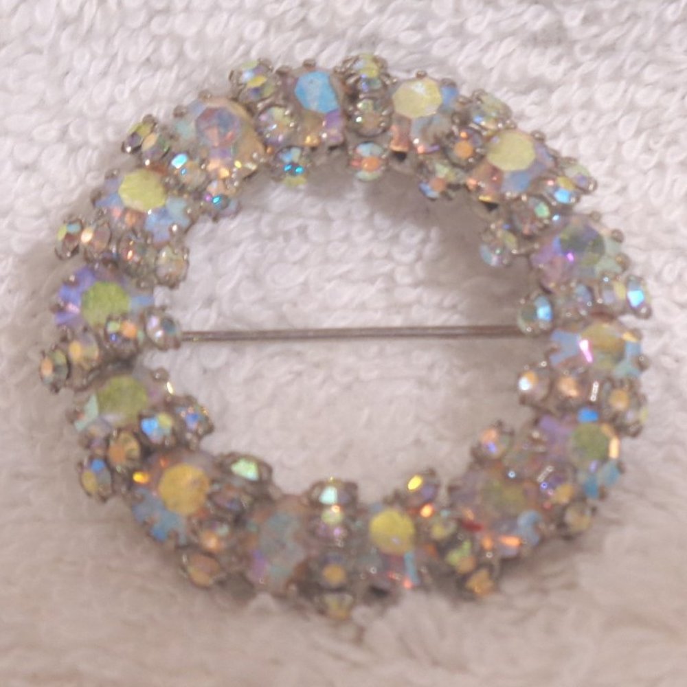 FINAL PRICE!! Unique Sparkling Rhinestone Brooch - Picture 2 of 4